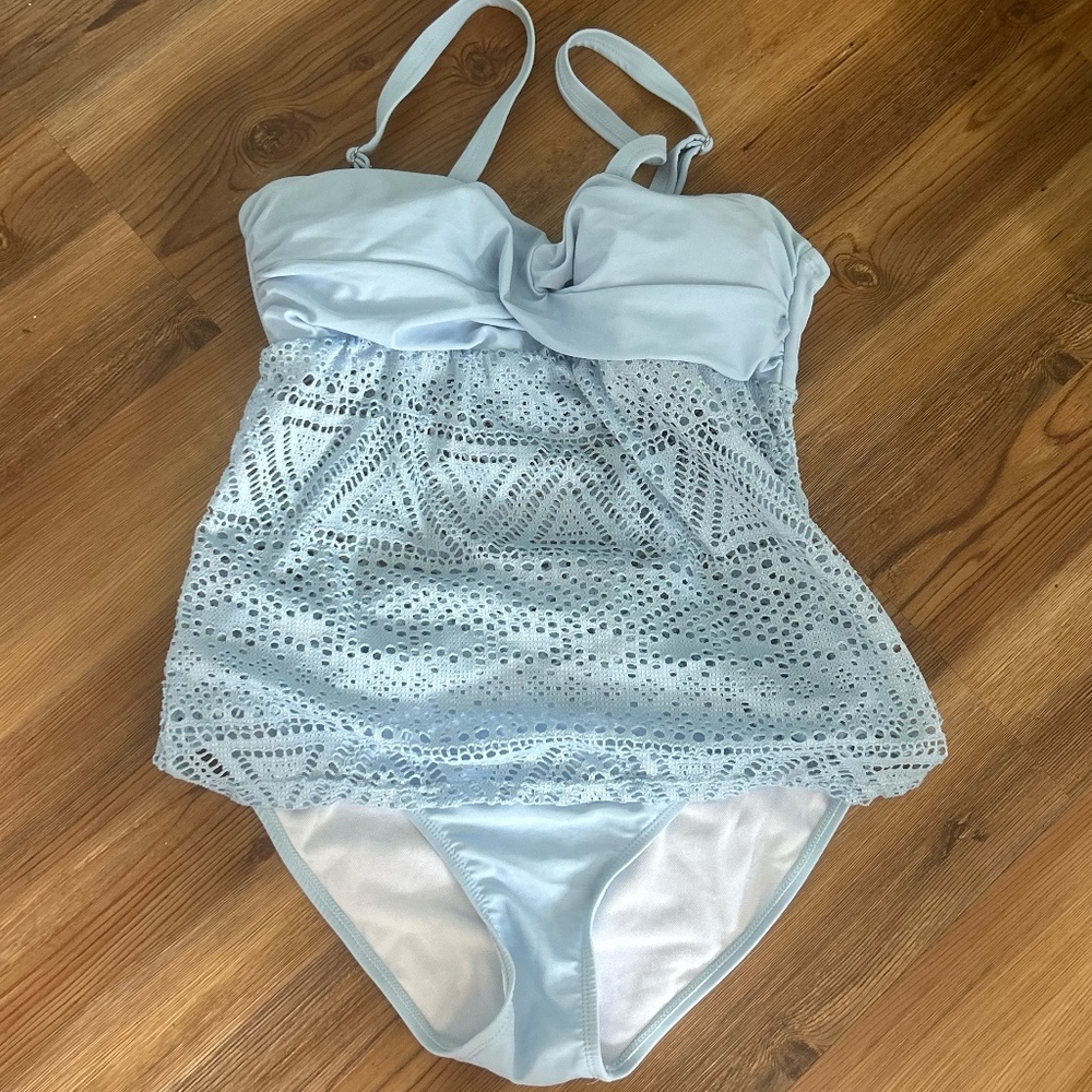 BEAUTIFUL baby blue tankini with bottoms. Size M